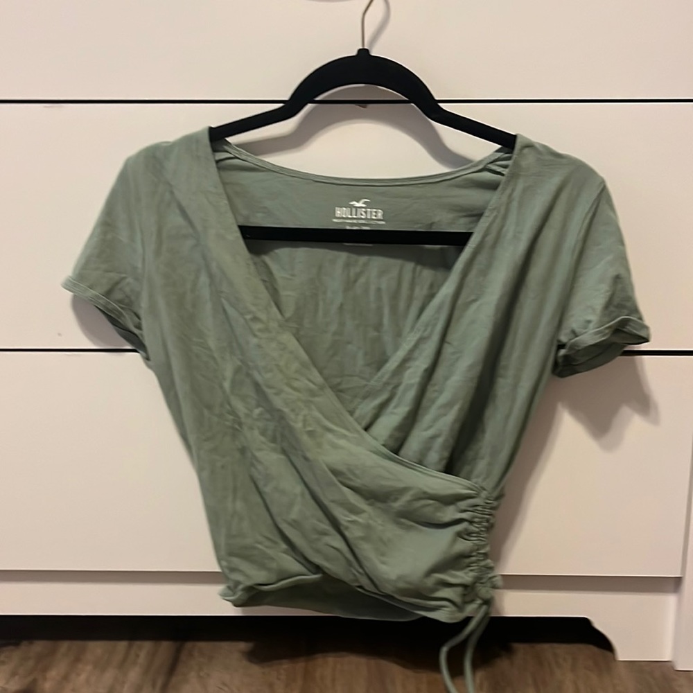 hollister baby tee